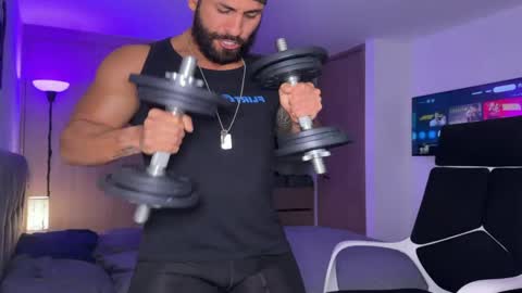 Snapshot of samdornan chatting on 01-25-25, 04:35 Sam Dornan online show from 01-25-25, 04:35