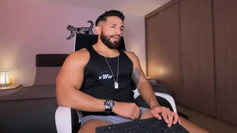 Snapshot of samdornan chatting on 03-11-25, 01:05 Sam Dornan online show from 03-11-25, 01:05