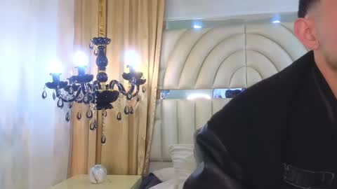 Snapshot of samevans_ chatting on 12-18-24, 02:17 Sam online show from 12-18-24, 02:17