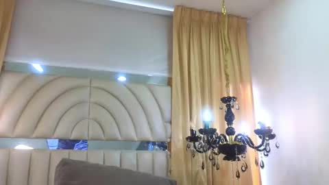 Snapshot of samevans_ chatting on 12-18-24, 05:21 Sam online show from 12-18-24, 05:21