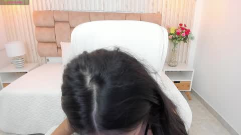 Snapshot of sami_eva chatting on 01-18-25, 11:00 Samanta online show from 01-18-25, 11:00