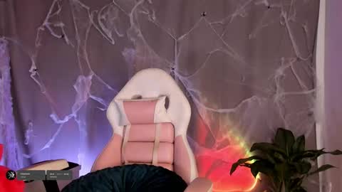 Sam    online show from 11-06-25, 02:18