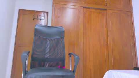 Snapshot of samirths_boy_ chatting on 05-24-26, 04:56 samirths_boy_ online show from 05-24-26, 04:56