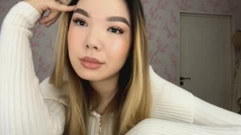 Snapshot of sammiesilvis chatting on 02-20-26, 08:38 Elina online show from 02-20-26, 08:38