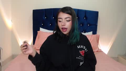 Snapshot of sammy_bunny1 chatting on 09-10-25, 05:40 Samantha online show from 09-10-25, 05:40