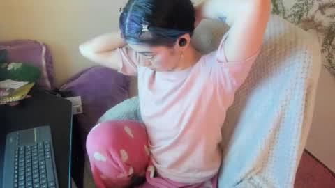   online show from 11-04-25, 06:23