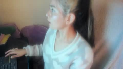 Snapshot of sammysammy_ chatting on 06-18-26, 08:58 online show from 06-18-26, 08:58