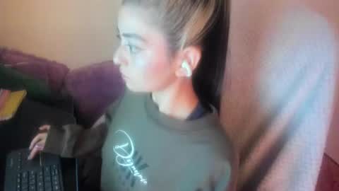 Snapshot of sammysammy_ chatting on 06-25-26, 04:34 online show from 06-25-26, 04:34