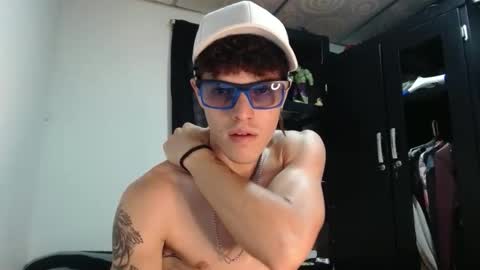 sammy model independiente online show from 10-16-25, 07:59