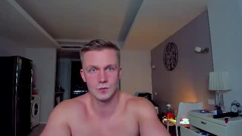 Snapshot of samuel_andrew chatting on 06-15-26, 02:03 Samuel online show from 06-15-26, 02:03
