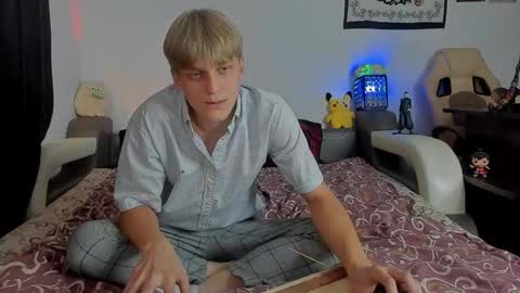 Snapshot of samuel_clark chatting on 09-18-25, 12:40 Sam online show from 09-18-25, 12:40