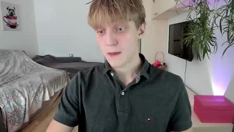 Snapshot of samuel_clark chatting on 10-20-25, 07:20 Sam online show from 10-20-25, 07:20