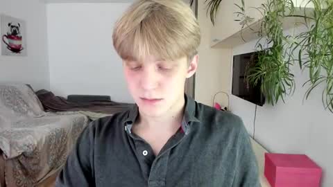 Snapshot of samuel_clark chatting on 10-21-25, 04:57 Sam online show from 10-21-25, 04:57