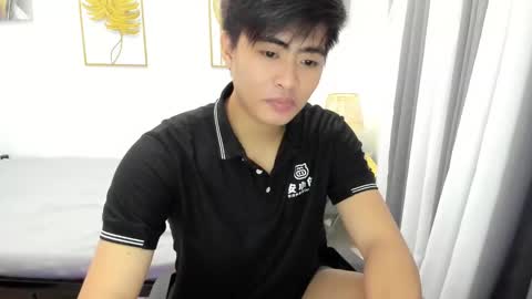 Snapshot of samuelangelo chatting on 03-10-25, 10:02 Sam online show from 03-10-25, 10:02