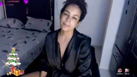 Snapshot of samykiss chatting on 12-23-24, 12:41 SamyHolbrook online show from 12-23-24, 12:41