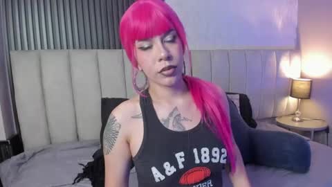 Snapshot of samysharky_ chatting on 06-18-26, 01:28 Samy S online show from 06-18-26, 01:28