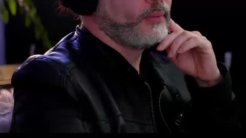 Sanders online show from 09-11-25, 11:38