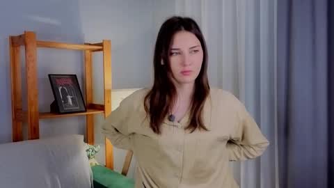 Isabel but you can call me Bella online show from 11-06-25, 12:55