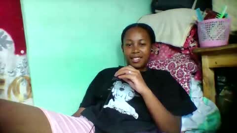 sandra1253099 online show from 10-28-25, 07:27