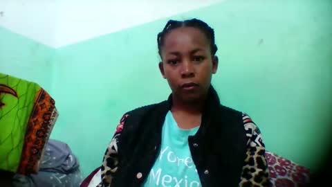 sandra1253099 online show from 11-12-25, 06:36