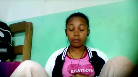 Snapshot of sandra1253099 chatting on 06-20-26, 06:16 sandra1253099 online show from 06-20-26, 06:16