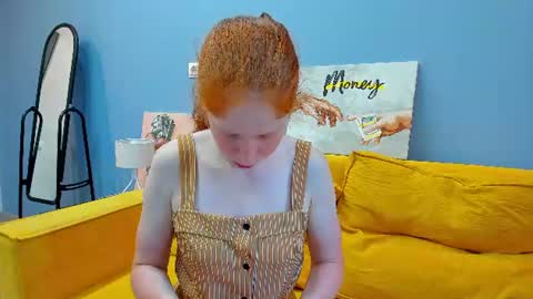 Snapshot of sandra__wilson chatting on 06-19-26, 03:55 Sandra online show from 06-19-26, 03:55