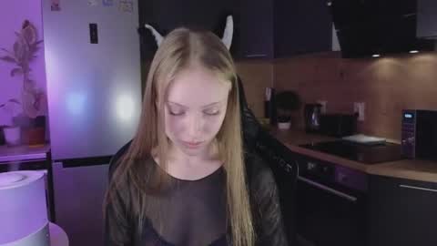 Snapshot of sandra_buika chatting on 05-21-26, 07:43 Sandra Lillys Page online show from 05-21-26, 07:43