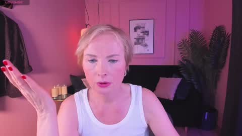 Snapshot of sandra_kind chatting on 01-26-25, 08:57 Sandra online show from 01-26-25, 08:57