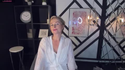 Snapshot of sandra_kind chatting on 01-28-25, 11:38 Sandra online show from 01-28-25, 11:38