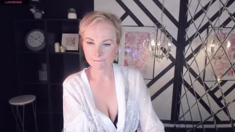 Snapshot of sandra_kind chatting on 02-04-25, 08:24 Sandra online show from 02-04-25, 08:24