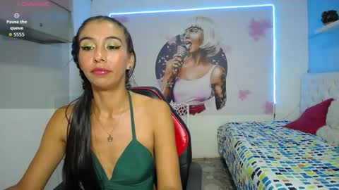 Snapshot of sandra_petite19 chatting on 06-12-26, 03:27 sandra online show from 06-12-26, 03:27