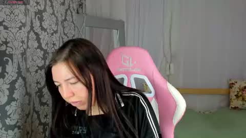 Sandra online show from 06-18-26, 01:06