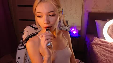 Snapshot of sandraboyl chatting on 01-06-25, 12:59 Sandy online show from 01-06-25, 12:59