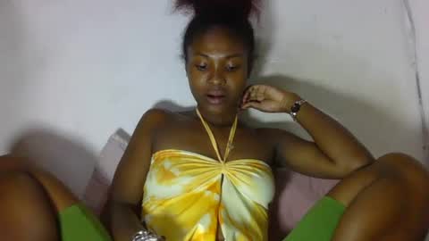 sandricaaa online show from 03-25-26, 10:49