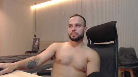 DeAlex online show from 10-29-25, 03:25