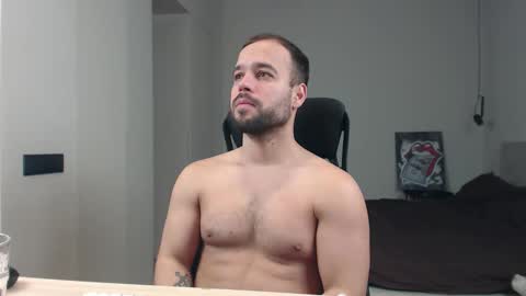 Snapshot of sandro_best chatting on 05-01-26, 09:03 DeAlex online show from 05-01-26, 09:03