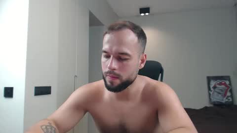 Snapshot of sandro_best chatting on 05-22-26, 09:37 DeAlex online show from 05-22-26, 09:37