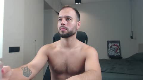 Snapshot of sandro_best chatting on 06-10-26, 10:47 DeAlex online show from 06-10-26, 10:47