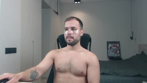 Snapshot of sandro_best chatting on 06-16-26, 09:34 DeAlex online show from 06-16-26, 09:34