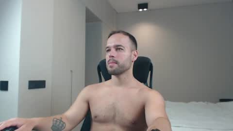 Snapshot of sandro_best chatting on 07-01-26, 08:27 DeAlex online show from 07-01-26, 08:27