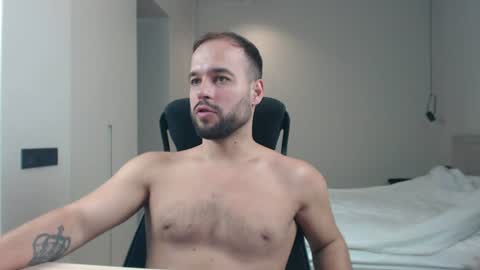 Snapshot of sandro_best chatting on 07-14-26, 10:21 DeAlex online show from 07-14-26, 10:21