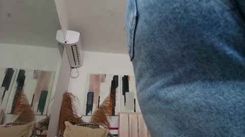 Snapshot of sandy_rivas chatting on 06-25-26, 12:20 SAM online show from 06-25-26, 12:20