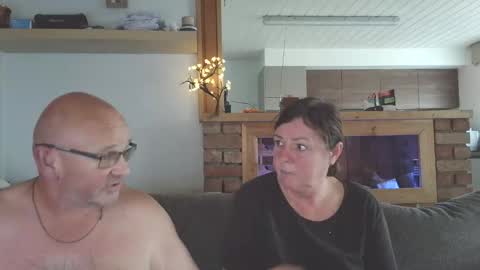 sanroom online show from 10-23-25, 01:54