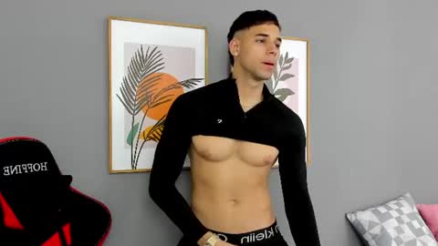 Snapshot of santana_maximo chatting on 07-02-26, 12:44 Maximo Santana online show from 07-02-26, 12:44