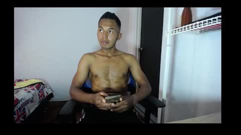 Snapshot of santi01059 chatting on 01-28-25, 07:21 santi01059 online show from 01-28-25, 07:21