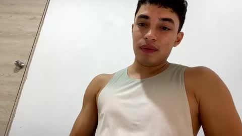 Snapshot of santi36rt chatting on 05-13-26, 11:44 santi36rt online show from 05-13-26, 11:44
