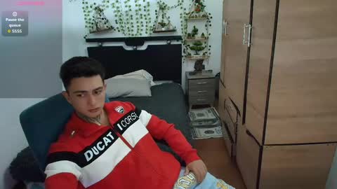 santi_ss online show from 04-25-26, 01:41