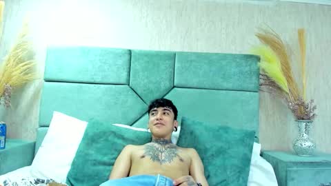 SantiAbader online show from 12-23-25, 03:04