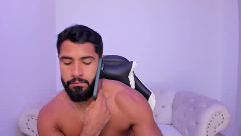 santiago_huntt online show from 12-22-25, 12:57