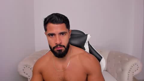 santiago_huntt online show from 01-10-26, 01:02